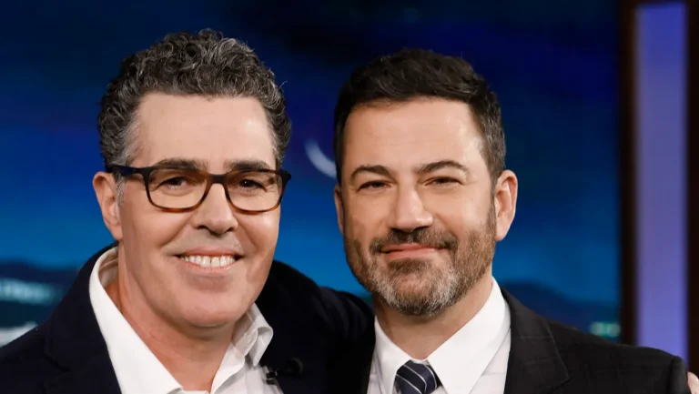 Adam Carolla défend Jimmy Kimmel au milieu des réactions négatives de Melania Trump sur la « future veuve » : « une blague assez typique sur le rôti »