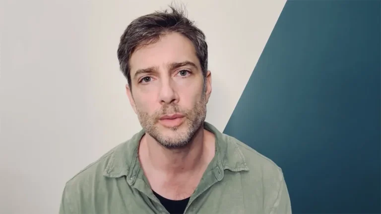 Alors que « Michael » s&rsquo;ouvre, l&rsquo;accusateur de « Leaving Neverland » James Safechuck publie un message pour les survivants d&rsquo;abus