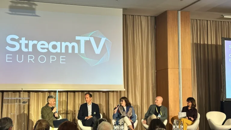 Banijay signe un accord avec All3Media à Lisbonne et encourage les discussions sportives et les expériences en direct