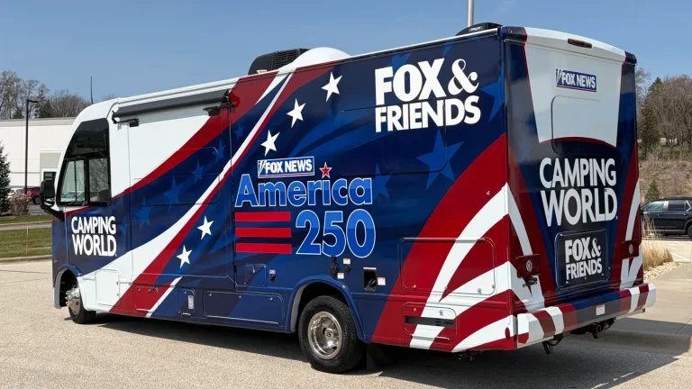 Fox News envoie « Fox & Friends » en camping-car (exclusif)