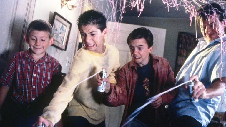 L&rsquo;acteur de « Malcolm in the Middle » Justin Berfield dit aux paparazzi de laisser Erik Per Sullivan seul après avoir refusé la suite