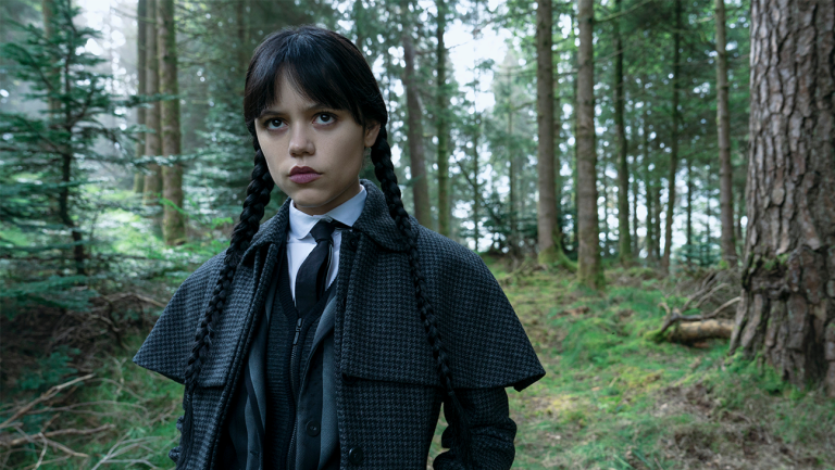 Le premier aperçu de la saison 3 de « mercredi » voit Jenna Ortega arriver à Paris