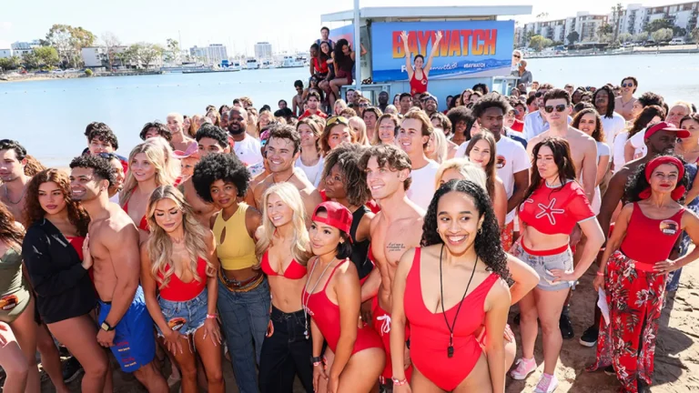 Le redémarrage de « Baywatch » restera à Venice Beach après des problèmes de tournage, déclare Karen Bass