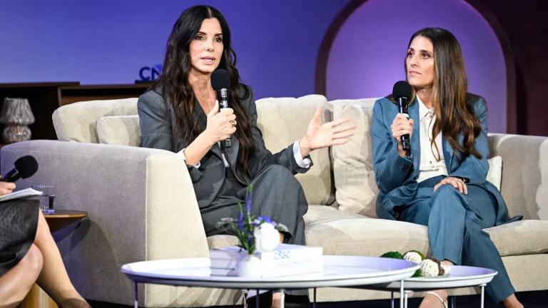 Pam Abdy et Sandra Bullock parlent de l&rsquo;accord Paramount-Warners et de « Practical Magic 2 »