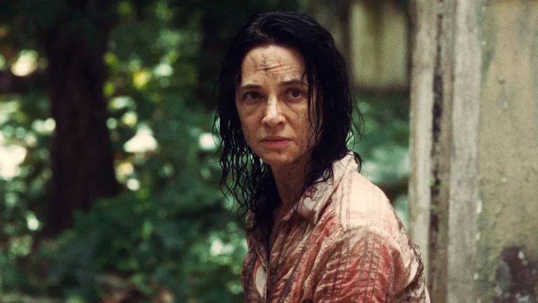 Critique de « La mort n&rsquo;a pas de maître » : Asia Argento incarne une femme aux prises avec des colocataires indésirables dans un drame vénézuélien apathique