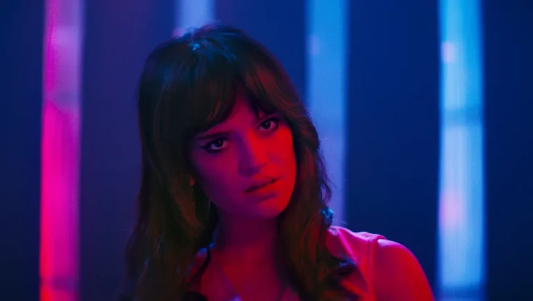 Critique de « Son enfer privé » : Sophie Thatcher et Charles Melton dans le retour au cinéma du mauvais garçon danois Nicolas Winding Refn