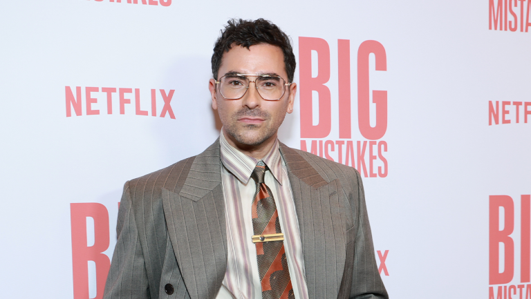 Dan Levy à propos du tournage de la scène de drogue « Big Mistakes » et de « Doing Lines and Lines of Cocaïne »