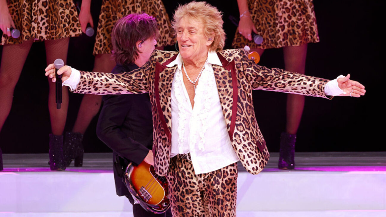 « Forever Young: A Grammy Salute to Rod Stewart Live » : voici où regarder l&rsquo;émission spéciale télévisée de deux heures en ligne