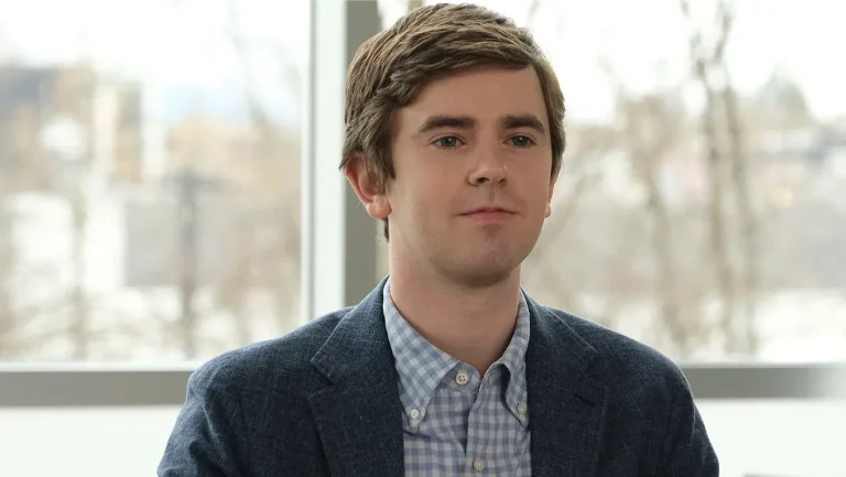 Freddie Highmore retrouve David Shore pour le drame « Je ne suis pas là pour vous blesser »