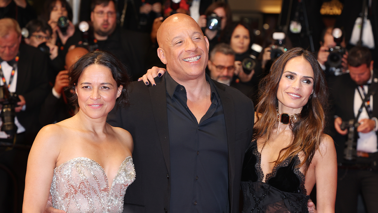 Michelle Rodriguez, Vin Diesel et Jordana Brewster assistent à la séance photo du 25e anniversaire de « The Fast and the Furious » lors du 79e Festival annuel de Cannes.