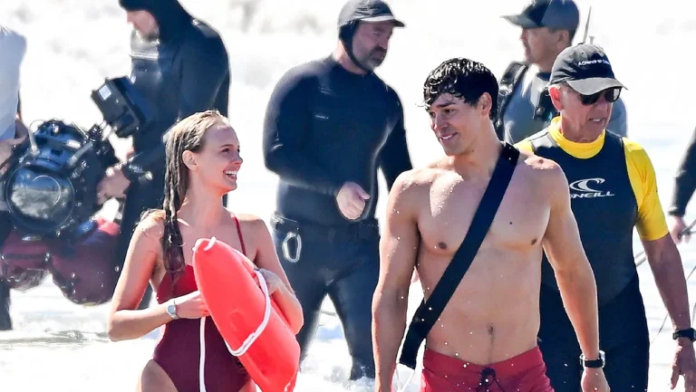 Stephen Amell partage la première promotion de redémarrage de « Baywatch »: « Je rêve au ralenti »