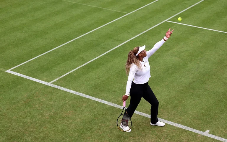 Serena Williams donne le coup d&rsquo;envoi au tennis aux championnats du Queen&rsquo;s Club : voici comment diffuser en direct les matchs de tennis en ligne gratuitement