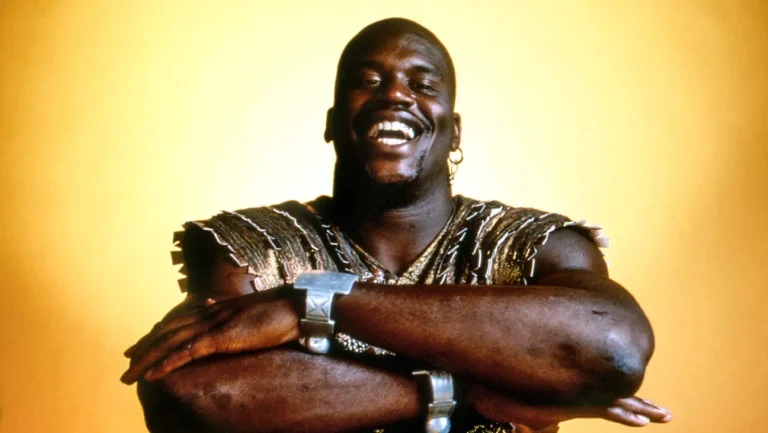 Le réalisateur de « Kazaam » répond à ce brutal « film d&rsquo;horreur » à propos de Shaq jouant un génie du rap