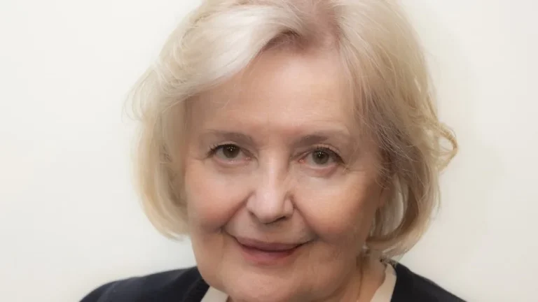 Comment Magda Vasaryova, star slovaque devenue ambassadrice et lauréate de Karlovy Vary, ressemble à Eric Cantona