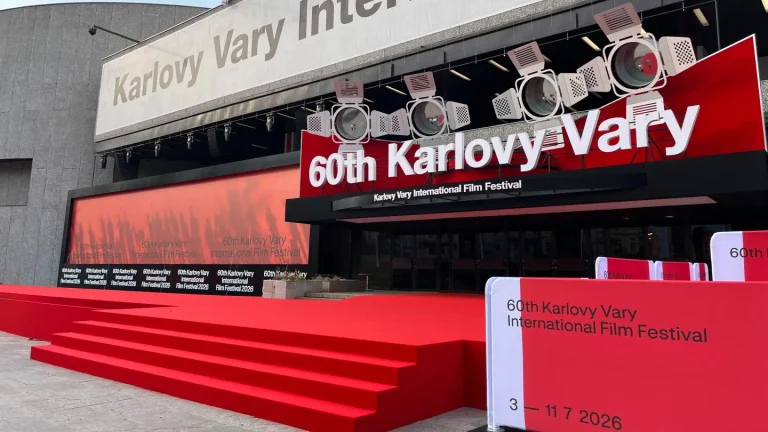 Le Festival du Film de Karlovy Vary agrandit sa principale zone d’arrivée : « Tapis rouge pour tout le monde ! »