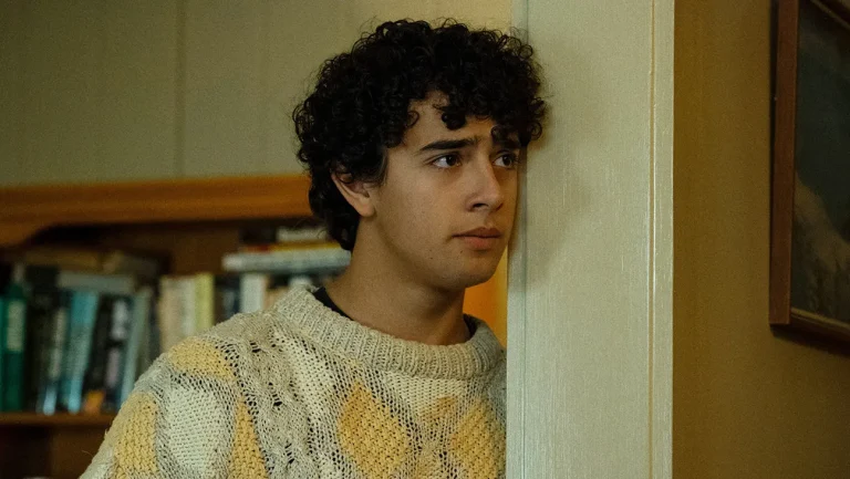 Kingston Rumi Southwick sur le tournage de « Widow&rsquo;s Bay » dans le Massachusetts et ses espoirs pour la saison 2