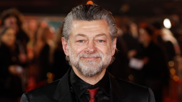 Andy Serkis défend son casting de « La Chasse à Gollum » et confirme qu&rsquo;il ne réalisera pas le film « Le Seigneur des Anneaux » de Stephen Colbert