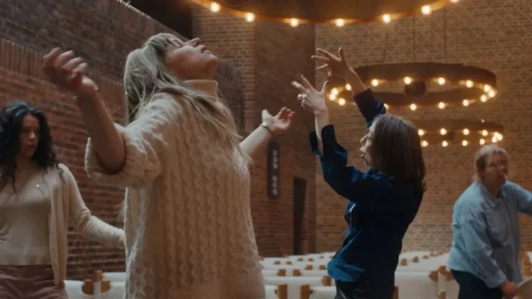 « Brave New Love » plonge dans la luxure, l&rsquo;infidélité, la maternité, la honte et les normes sociétales (clip exclusif)