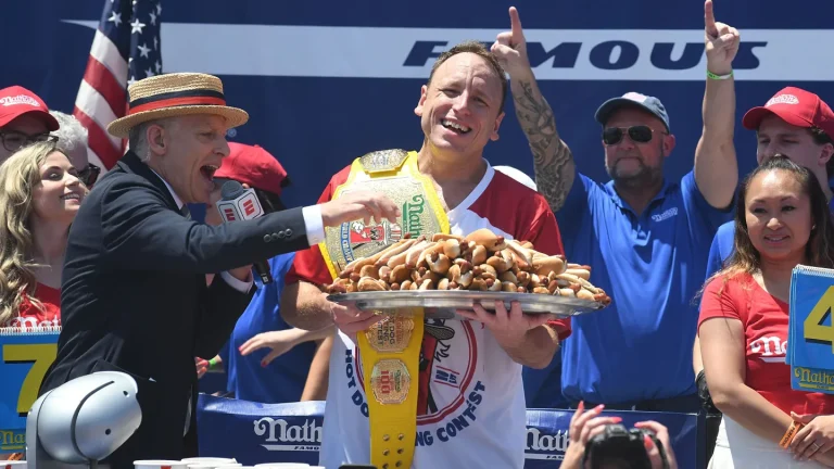 Concours de restauration de hot-dogs de Nathan 2026 : où regarder l&rsquo;événement annuel du 4 juillet en ligne