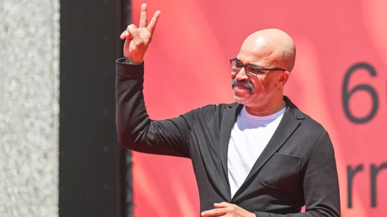 Jeffrey Wright réfléchit à la « nouvelle » version de Matt Reeves de la franchise « The Batman », en collaboration avec Wes Anderson : « Il est son propre genre »