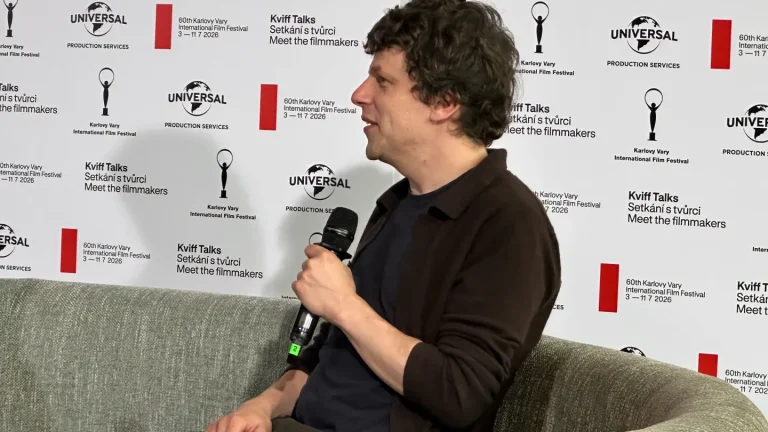 Jesse Eisenberg explique pourquoi il ne veut pas être associé à Mark Zuckerberg
