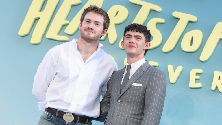 Kit Connor et Joe Locke dirigent le casting de « Heartstopper Forever » lors de la première mondiale de Feel-Good