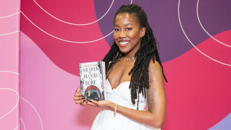 L&rsquo;auteur de « Children of Blood and Bone », Tomi Adeyemi, « Je ne regarderai pas » la version cinématographique : « Séparer officiellement mon nom »