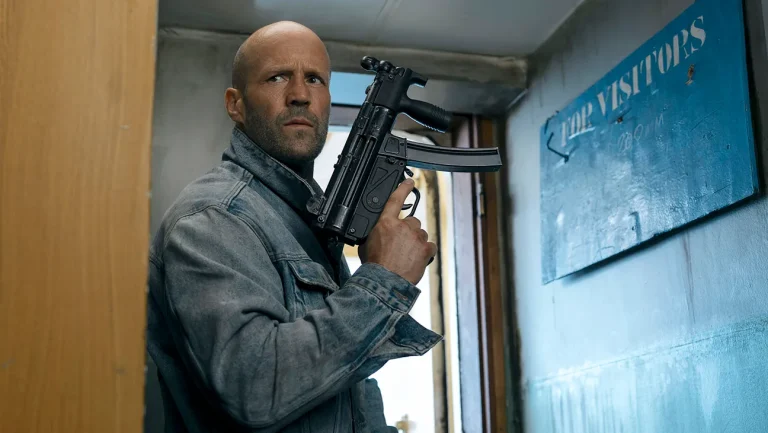Critique de « Mutinerie » : Jason Statham présente un film d&rsquo;action maritime utile qui reste à peu près à flot