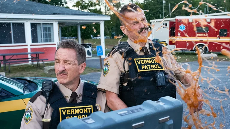 Critique de « Super Troopers 3 »: Les Broken Lizard Boys frappent à nouveau, avec des détournements pour la plupart pas drôles