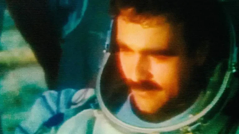 « Forgotten Spaceman », racontant une histoire afghane peu connue, se prépare au décollage (bande-annonce exclusive)