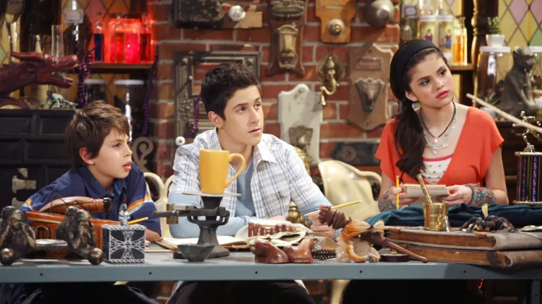 Jake T. Austin dit qu&rsquo;il n&rsquo;a pas été invité à participer à la reprise des « Les Sorciers de Waverly Place » : « Déçu »