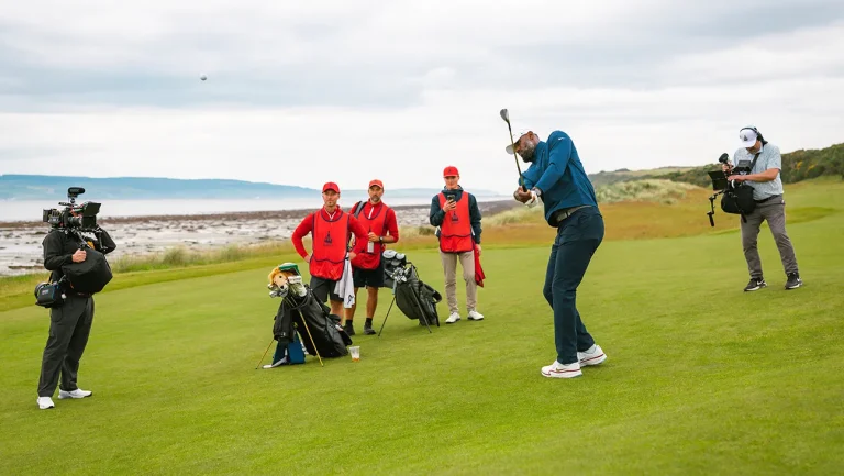 LeBron James lance sa chaîne YouTube Golf – Regardez la bande-annonce du premier épisode (exclusif)