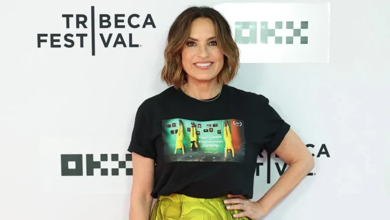 Mariska Hargitay révèle comment elle a décidé d&rsquo;accueillir les Emmys : « Pourquoi pas ? »