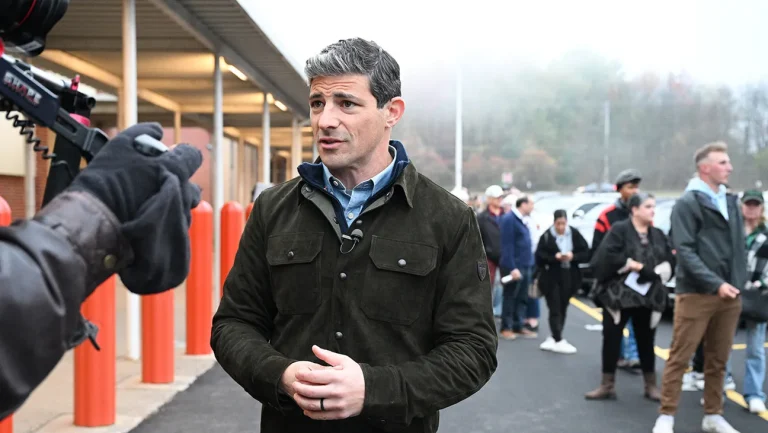 Matt Gutman, correspondant en chef de CBS News, accusé de harcèlement dans le cadre d&rsquo;une poursuite pour licenciement injustifié intentée par l&rsquo;ancien producteur d&rsquo;ABC News
