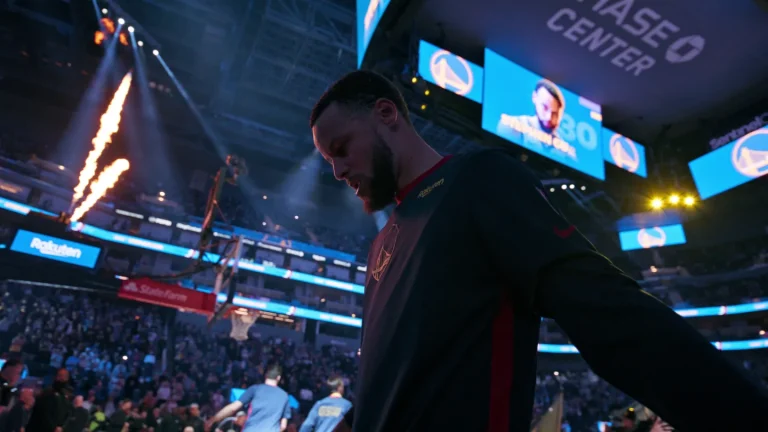 Stephen Curry Doc sur l&rsquo;atteinte de 4 000 3 points pour Imax Run de Disney en octobre (Exclusif)