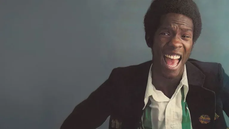« Too Much Music » est un projet documentaire sur le claviériste ghanéen Kiki Gyan – et sur qui contrôle les récits des artistes