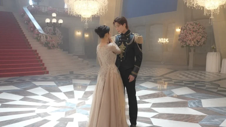 Look spécial « L&rsquo;impératrice remariée » : Shin Min-a et Ju Ji-hoon présentent un aperçu du somptueux K-Drama de Disney+