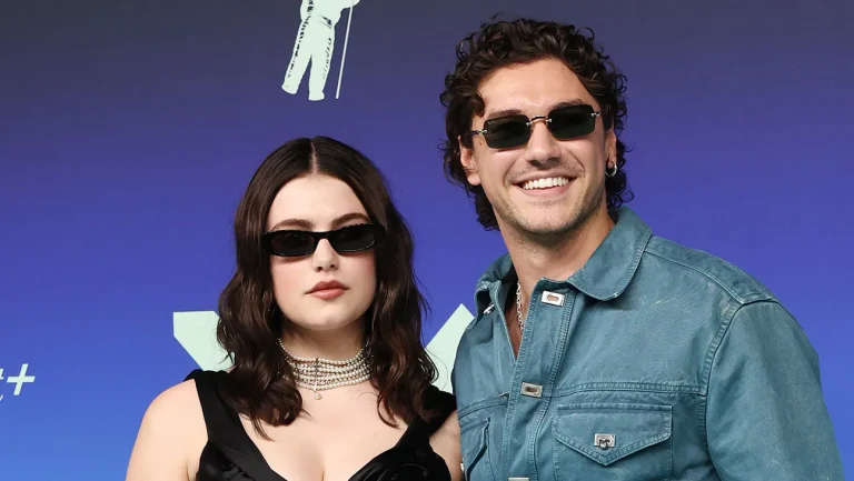 Les stars de « Off Campus » Ella Bright et Belmont Cameli présentes aux MTV VMA 2026