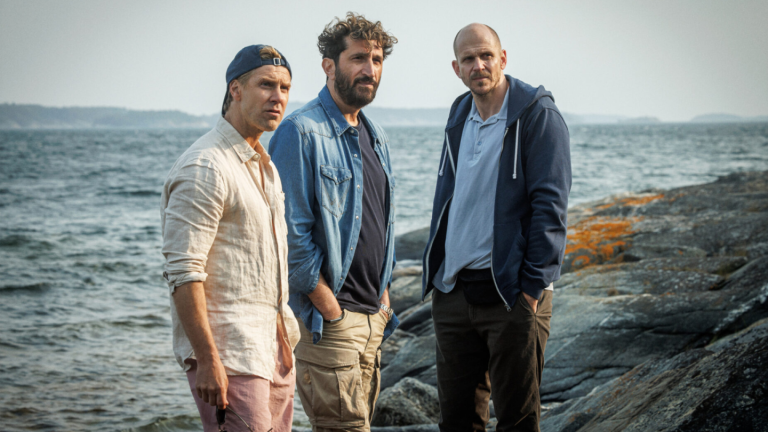 Comment Alex Schulman a convaincu son « ennemi public » Gustaf Skarsgård de monter à bord du choix suédois aux Oscars