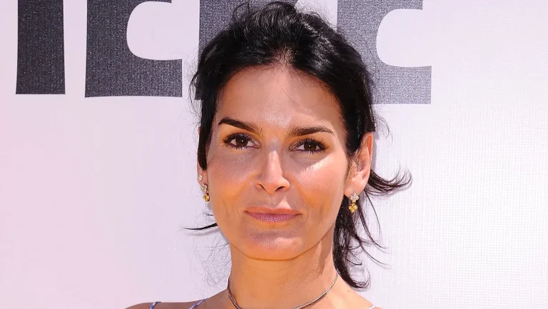 Angie Harmon prononcera le déjeuner du MIPCOM Cannes sur le pouvoir des femmes dans le monde du divertissement