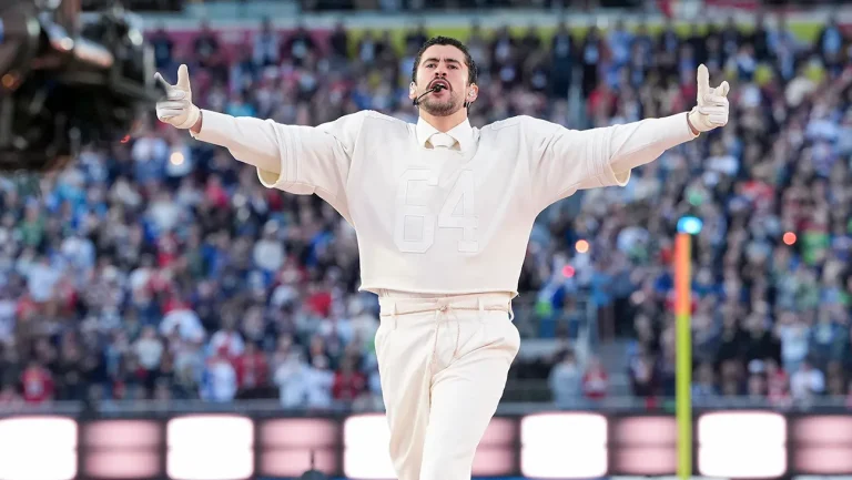 Bad Bunny remporte le premier Emmy pour le spectacle de la mi-temps du Super Bowl