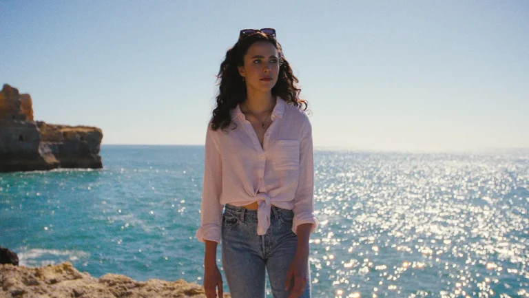 Critique de « L&rsquo;amour de votre vie » : Margaret Qualley mange, pleure et aime dans un récit de voyage romantique peu convaincant