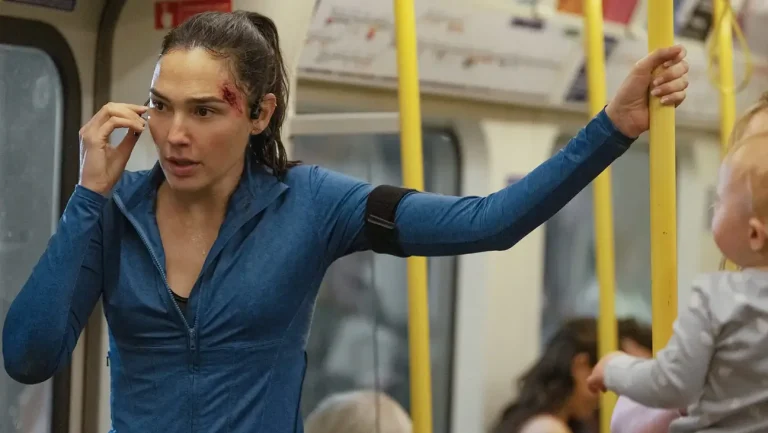 Critique de « The Runner »: Gal Gadot sprinte à travers un thriller à tic-tac qui est assez amusant si vous n&rsquo;arrêtez pas d&rsquo;y penser