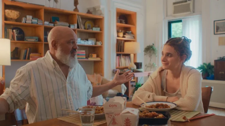 David Cross, Thomas Mann, la comédie &lsquo;Lucy Schulman&rsquo; de Hasan Minhaj de la sortie d&rsquo;Ellie Sachs Lands (exclusif)