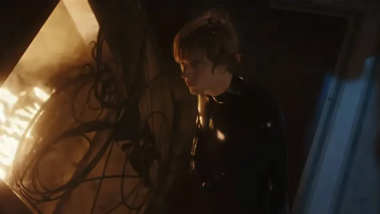 La bande-annonce de la saison 13 d&rsquo;AHS ramène Jessica Lange, Evan Peters et bien d&rsquo;autres dans des rôles emblématiques de la franchise : « C&rsquo;est la saison de la chasse aux sorcières »
