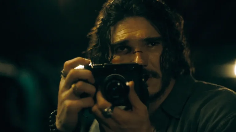 Critique de « The Last Photograph » : Zack Snyder s&rsquo;essaye au cinéma indépendant en termes de taille, avec des résultats douloureusement lourds