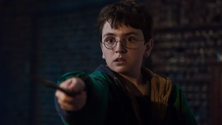 La nouvelle bande-annonce de « Harry Potter » de HBO : Le Choixpeau, le Quidditch et Snape critiquent Harry
