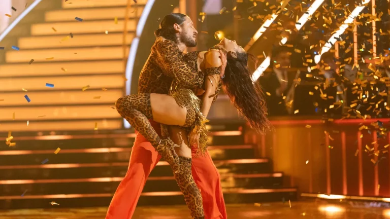 La soirée des succès viraux de « Danse avec les stars » se termine par une égalité à trois pour la tête du classement : découvrez les scores et ceux qui sont rentrés à la maison
