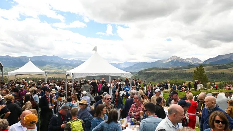 Le Telluride Film Fest démarre avec un brunch et la première nord-américaine de « Wild Horse Nine »