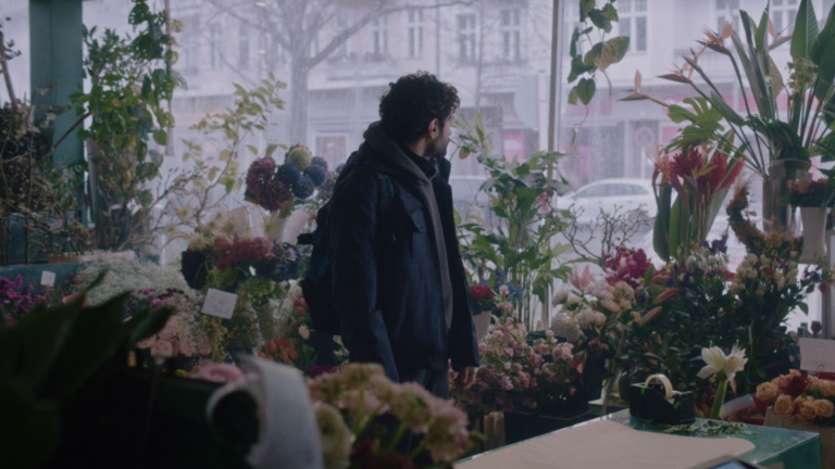 Le premier album de Massih Parsaei à destination de Saint-Sébastien, « Lovers Sleep Alone », raconte un homme queer en exil (clip exclusif)